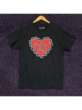 Fall Out Boy Chain in Heart T-Shirt Size Medium
